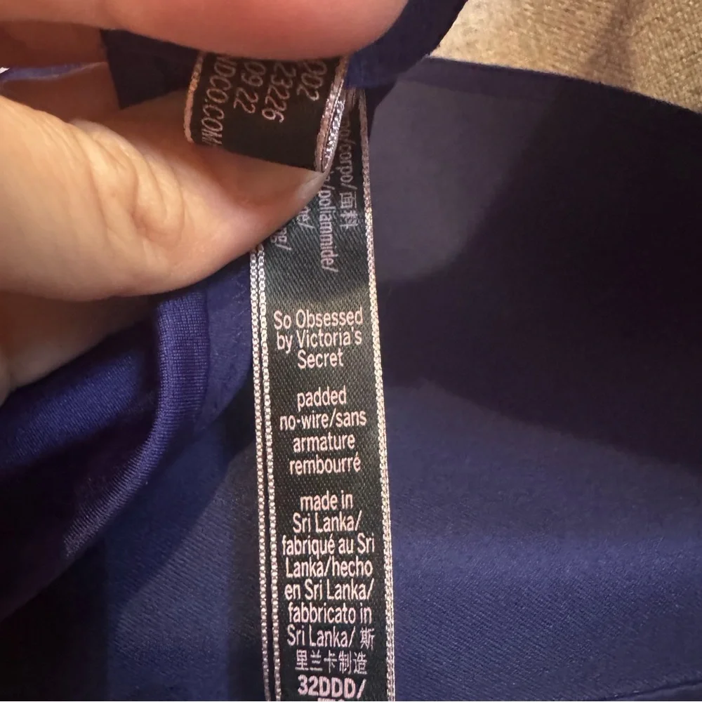 Victoria's Secret Deep Blue Bra - Picture 5 of 7